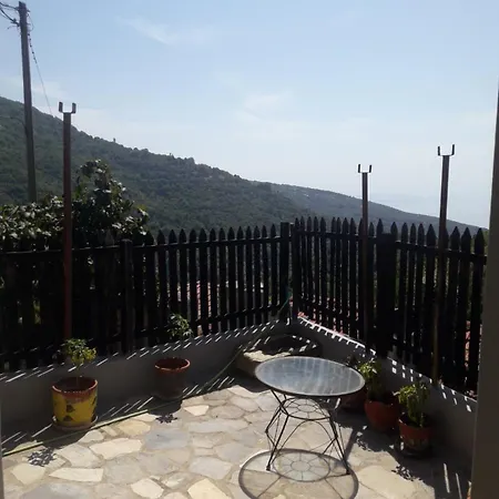 Mrs. Niki's House Δράκεια