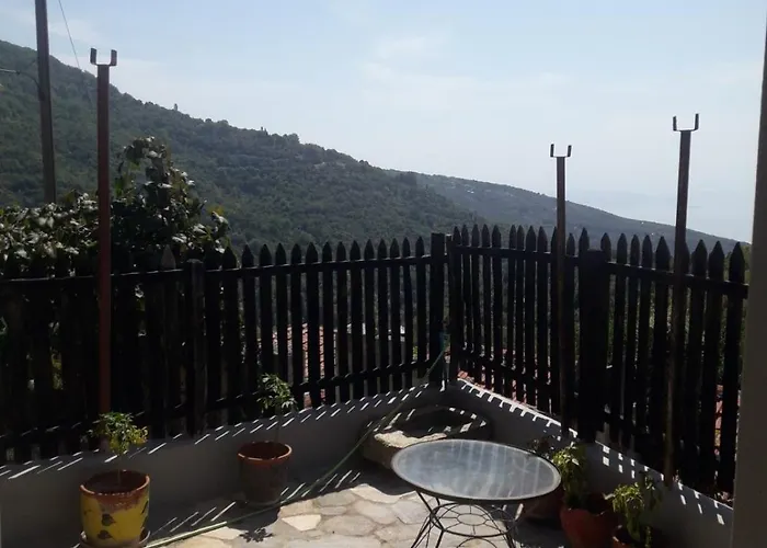 Mrs. Niki's House Dhrákia